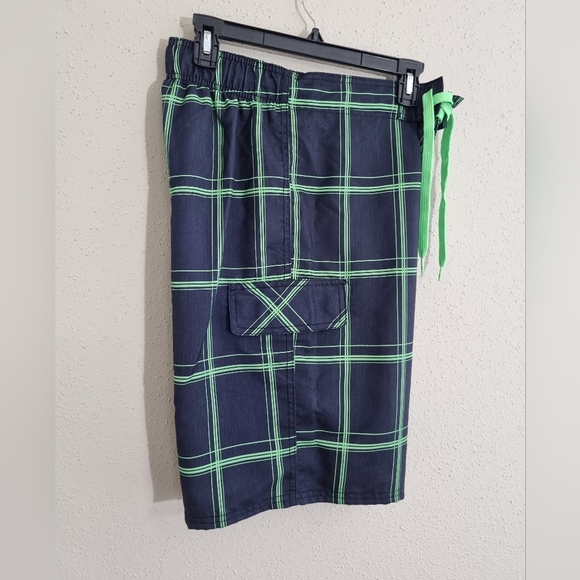 Boy'sGreen Plaid Swim Short. - Picture 4 of 8